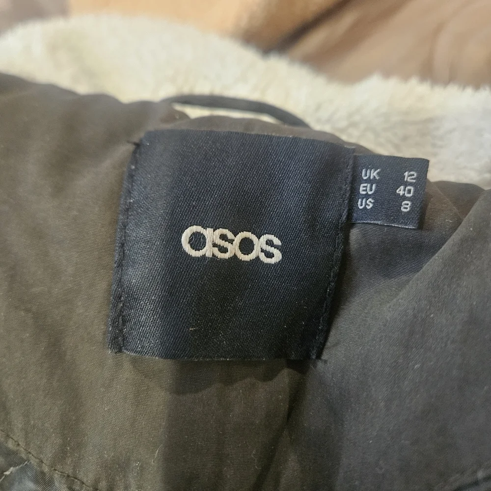 ASOS Parka Fur Trimmed Hood Utikity Medium Warmth Coat. Khaki/olive. Size 8